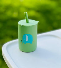 Load image into Gallery viewer, Toddlers Silicone Sippy Cup with Stray-High Quality BPA Free- Tumbler With Lid