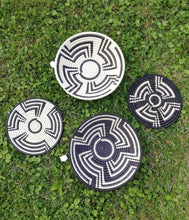 Load image into Gallery viewer, Black & White African Handwoven Rwanda Trivet