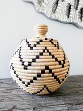 Load image into Gallery viewer, Lidded Beige and Black Basket