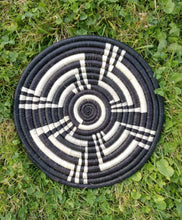 Load image into Gallery viewer, Black & White African Handwoven Rwanda Trivet