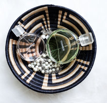 Load image into Gallery viewer, A Mixed of Color African Handwoven Rwanda Basket Hanging Wall Basket