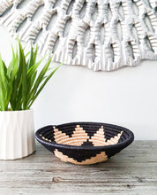 Load image into Gallery viewer, Set of 4 Black, beige & White African Handwoven Rwanda Basket Hanging Wall Basket