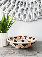 Load image into Gallery viewer, Beige, Black & White Point Noir African Woven Basket