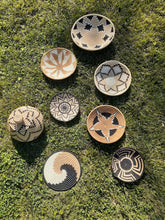 Load image into Gallery viewer, Beige, Black & White Point Noir African Woven Basket