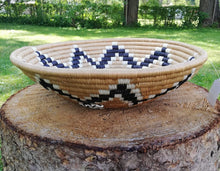 Load image into Gallery viewer, Beige,Black & White Star Basket