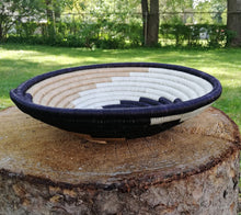 Load image into Gallery viewer, Black, White & Beige Rwanda Basket