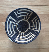 Load image into Gallery viewer, A Mixed of Color African Handwoven Rwanda Basket Hanging Wall Basket