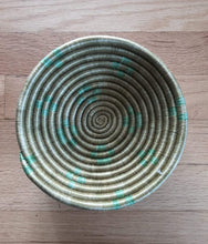 Load image into Gallery viewer, A Mixed of Color African Handwoven Rwanda Basket Hanging Wall Basket