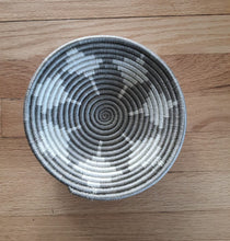 Load image into Gallery viewer, A Mixed of Color African Handwoven Rwanda Basket Hanging Wall Basket