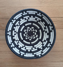 Load image into Gallery viewer, Set of 4 Black & White Star Rwanda Basket Hanging Wall basket Woven African Basket