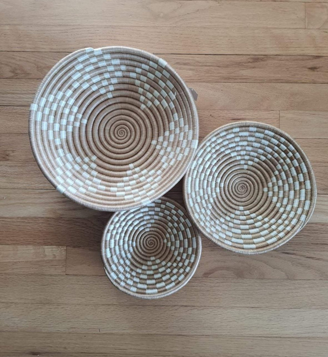 Set of 3 White & Beige Rwanda Basket/ Storage Basket/ Handwoven Basket/ Hanging Wall Basket/ Boho Wall Art/ Fruit Bowls